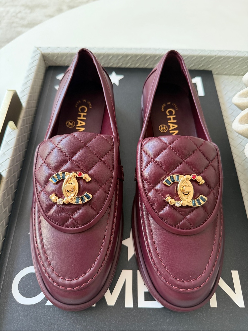 CHANEL BURGUNDY LEATHER LOAFERS OXFORD SHOES GOLD STRASS GEMS CC TURNLOCK 37 - Picture 3 of 17